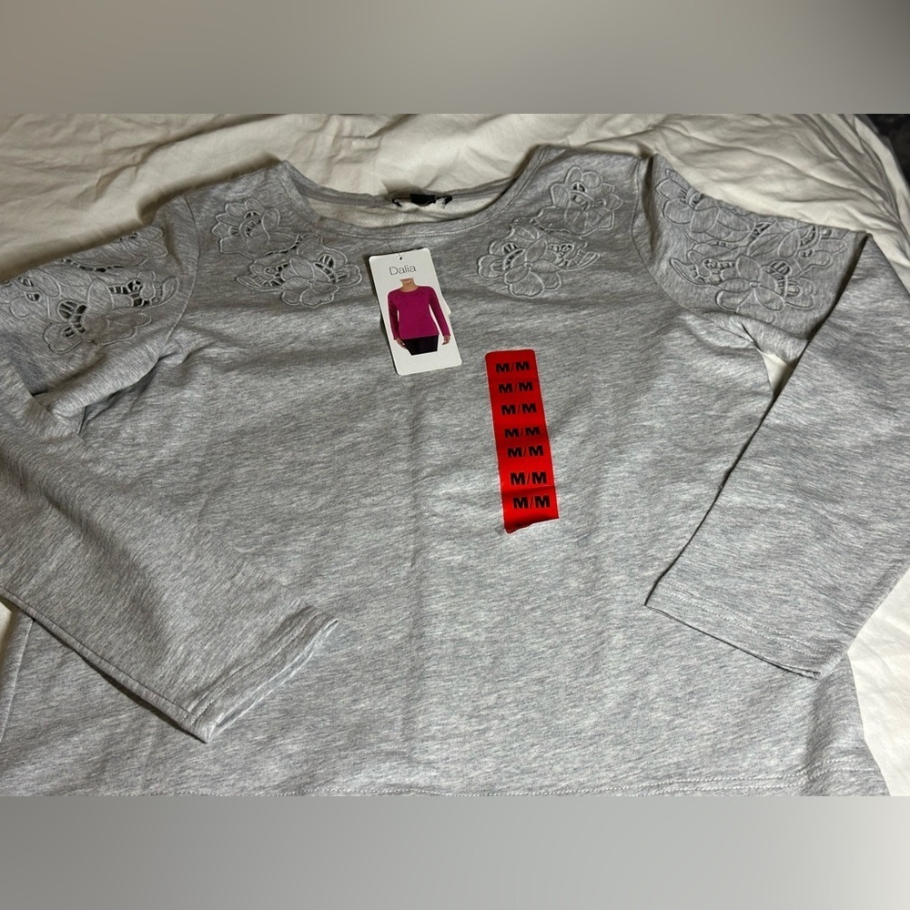 ✨NWT✨ Dalia: Women’s Long Sleeve Top- Size Medium (ptp approx 20in) - Picture 2 of 11